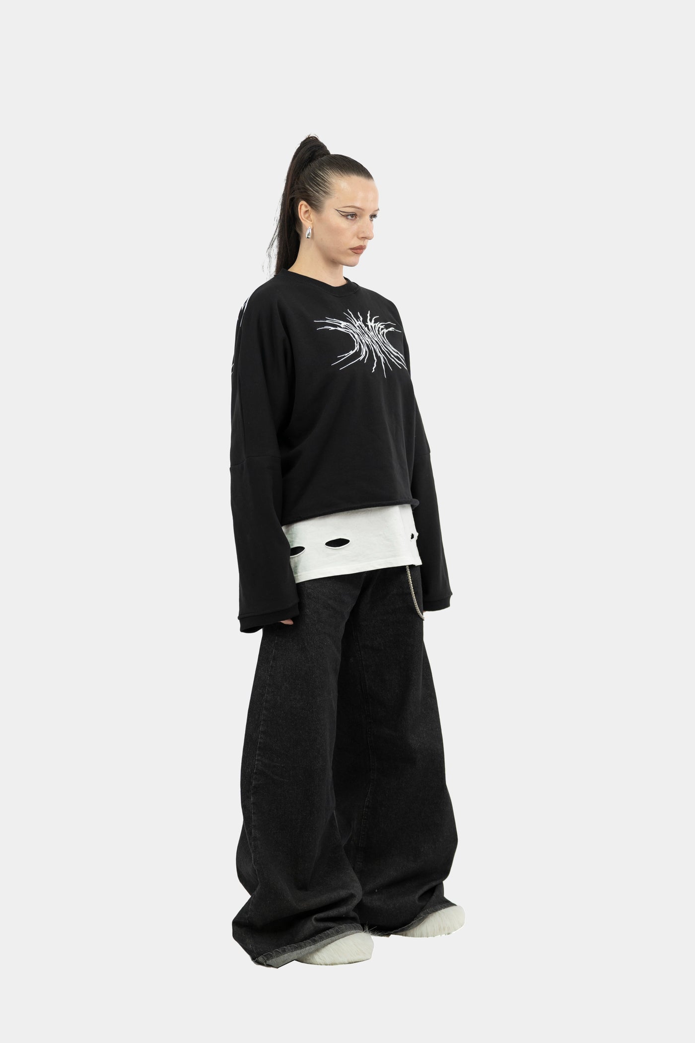 001 CROPPED CREWNECK