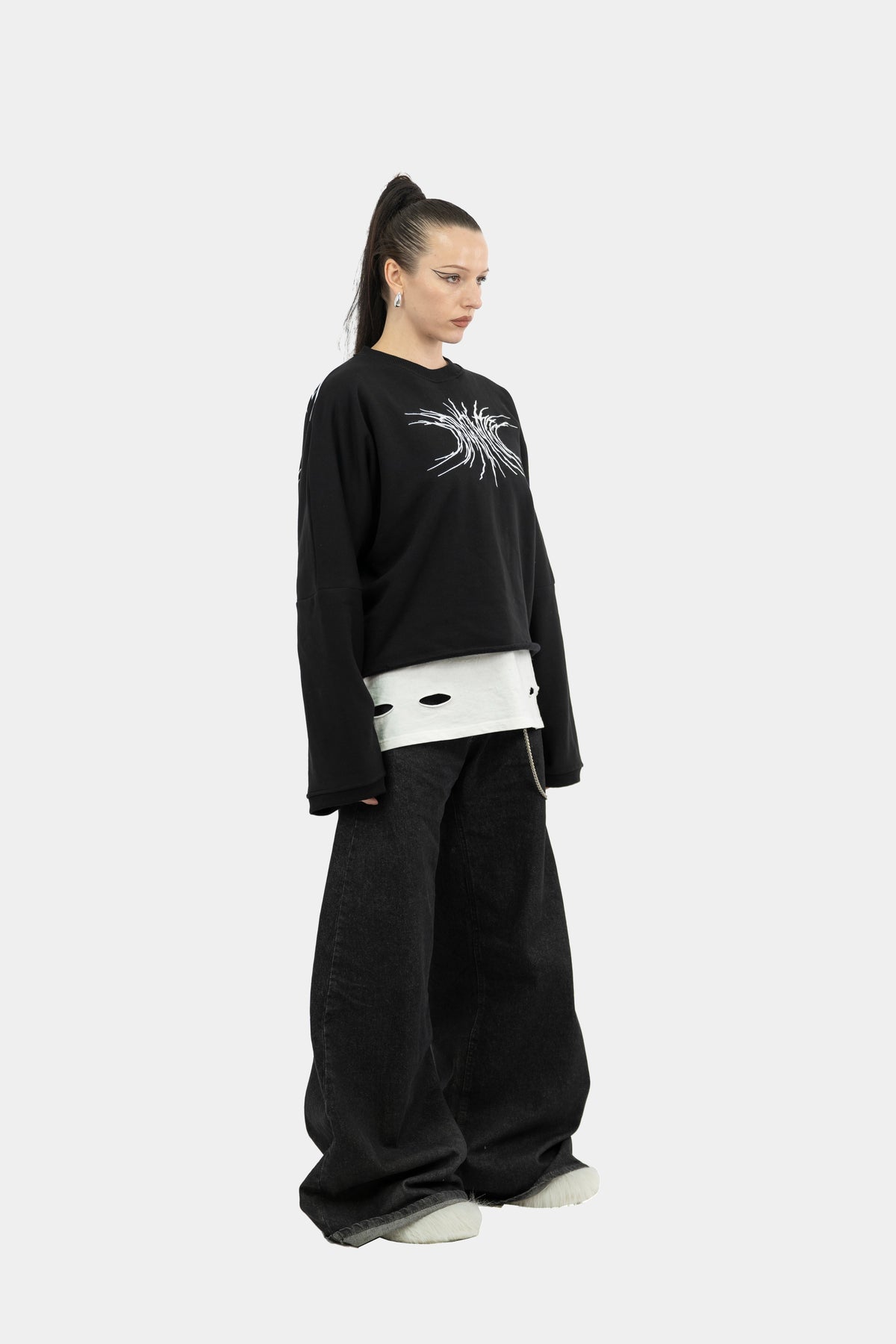 001 CROPPED CREWNECK