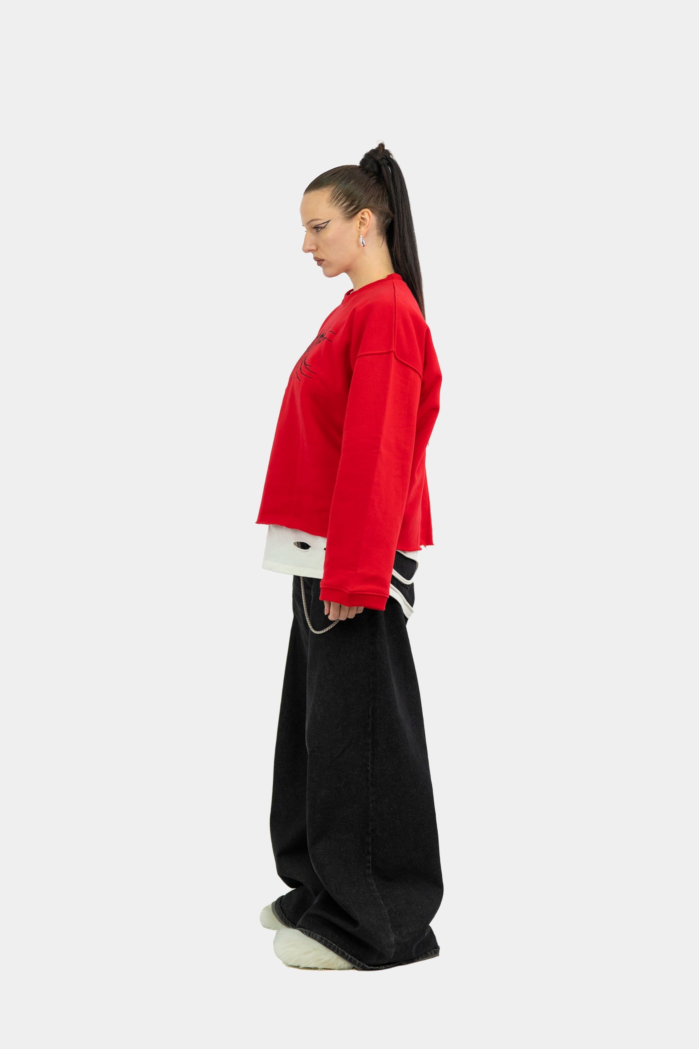 007 RED CREWNECK